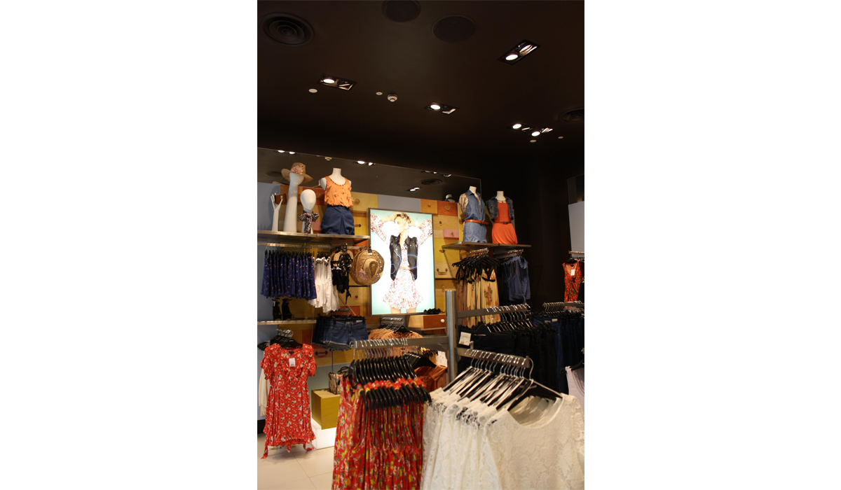 /wp-content/uploads/2014/08/topshop2.png
